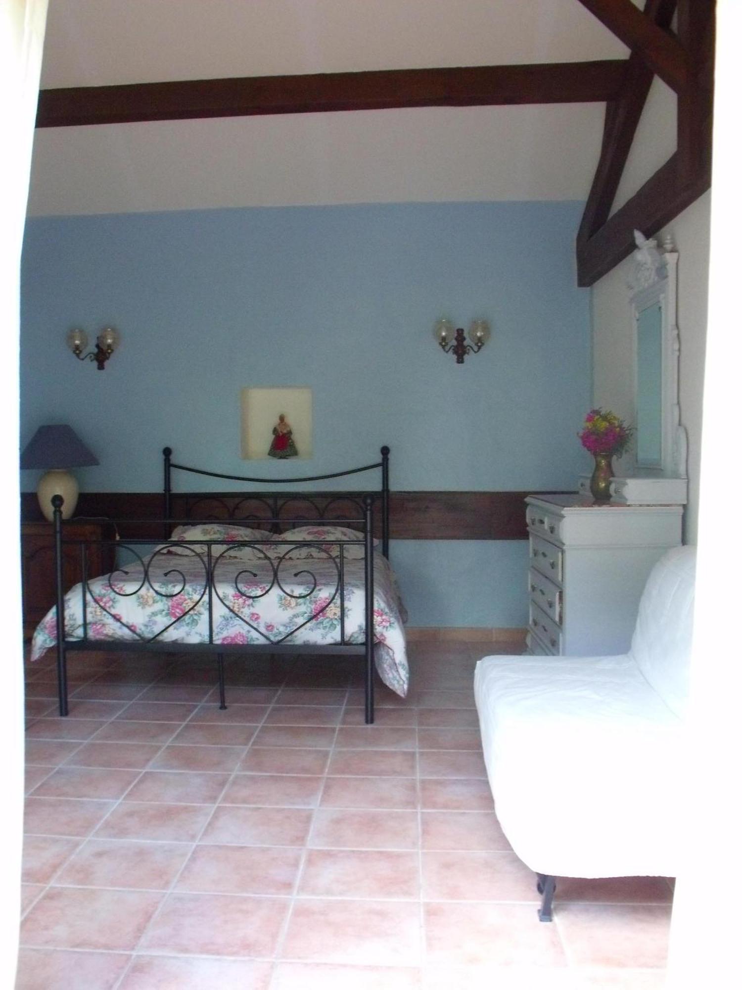 Domaine De La Marseillaise Apartment La Crau Room photo
