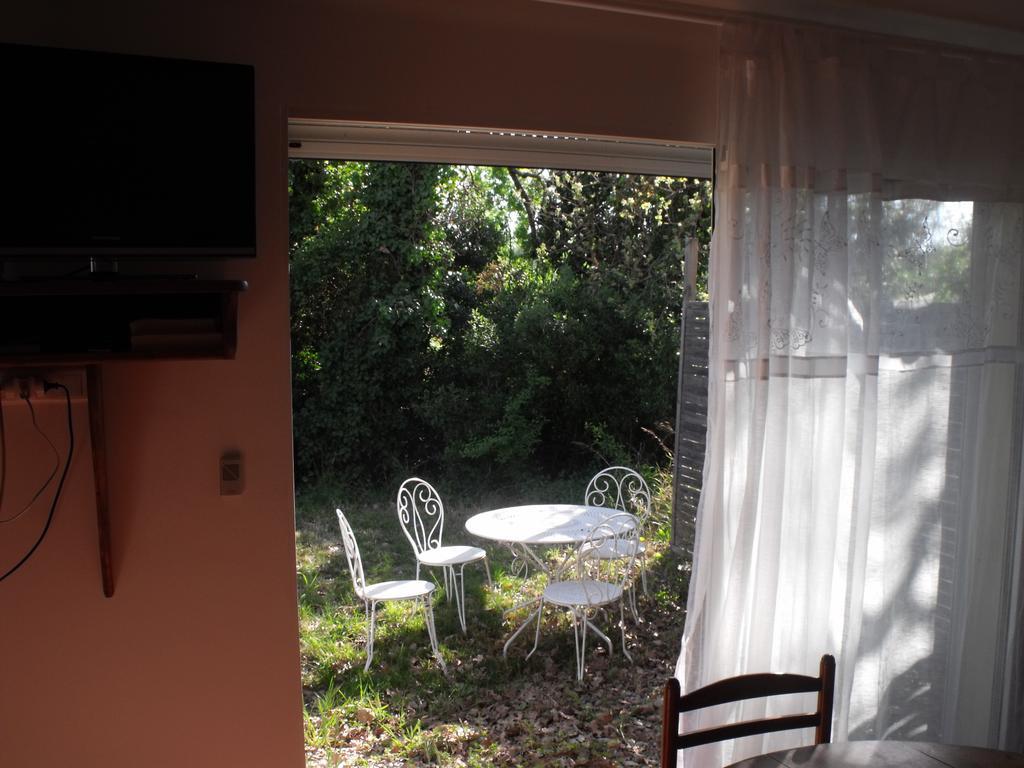 Domaine De La Marseillaise Apartment La Crau Room photo